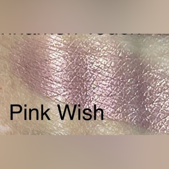 Farmasi Long-Last Creamy Eyeshadow- Pink Wish - Picture 3 of 5